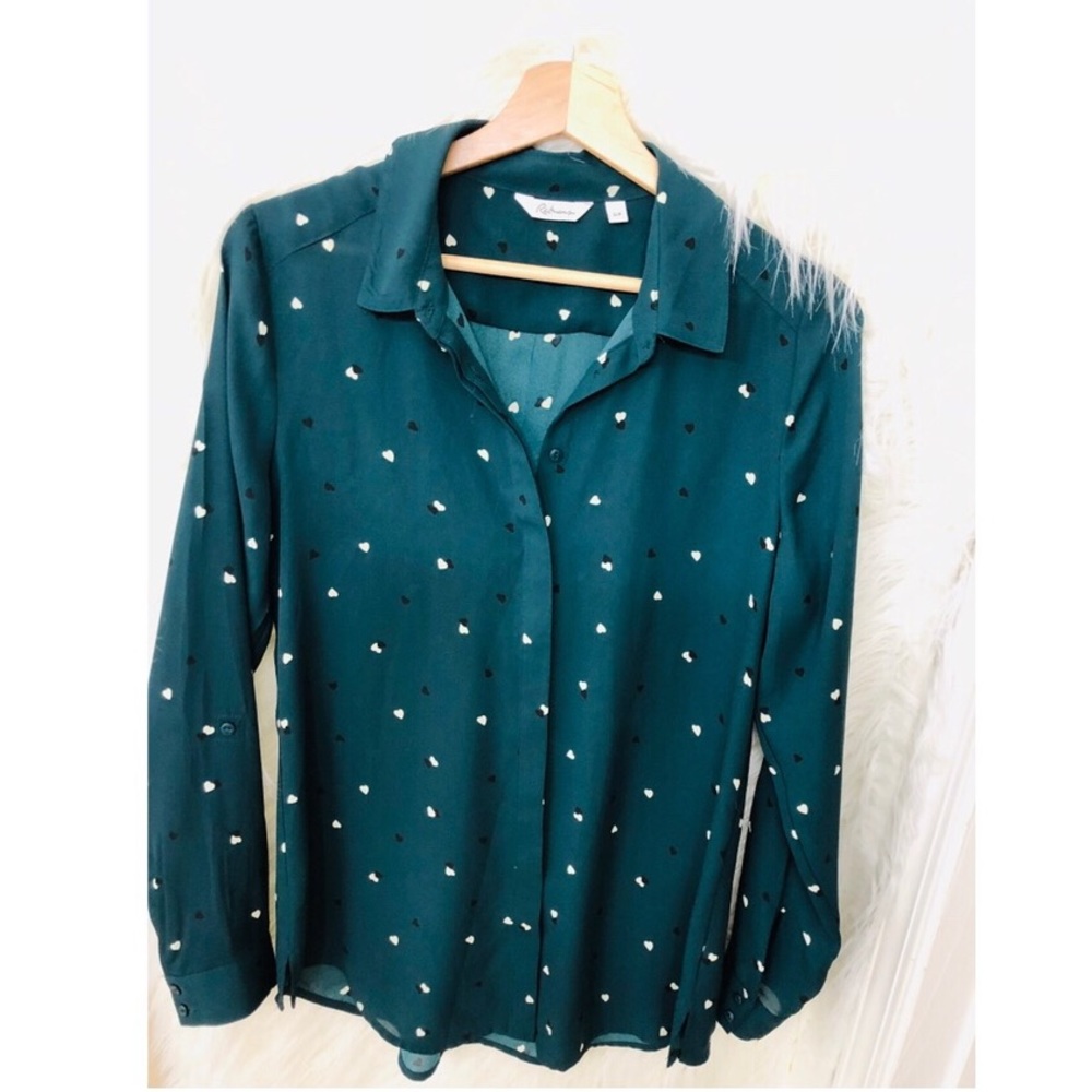 EUC Reitmans Heart Print Button Down Shirt